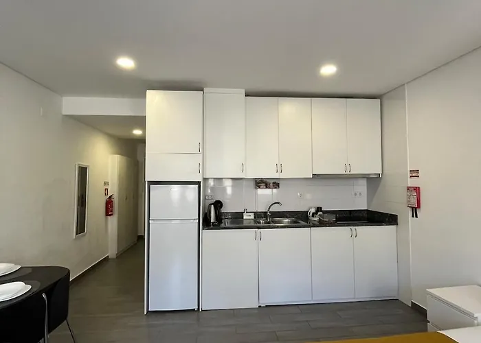 Almada Downtown 201 포르투